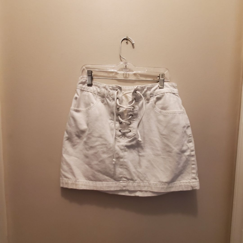 White lace up skirt